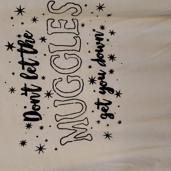 Harry Potter Don't let the MUGGLES get you down tshirt - Picture 2 of 4